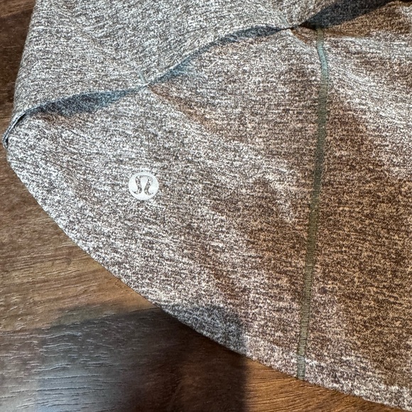 lululemon athletica Gray and Black Speed Up‎ Athletic Shorts, Gray/Black, Size 8 - Picture 6 of 13